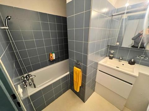 Beautiful 2.5 In Apartment